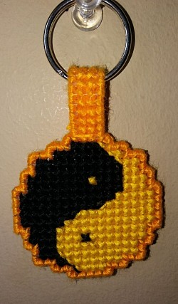 Yellow/Black Yen/Yang Keychain